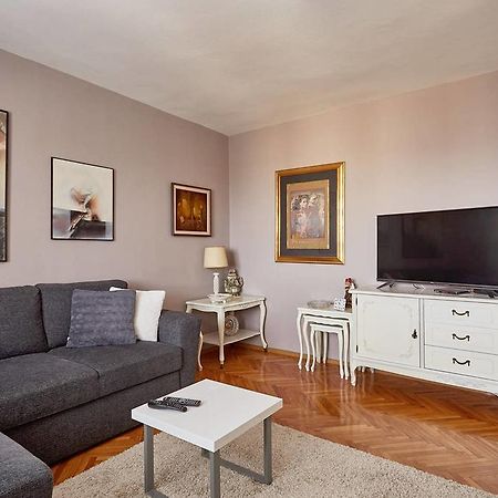 Spacious Modern Apartment In Peaceful Neighborhood Skopje Extérieur photo