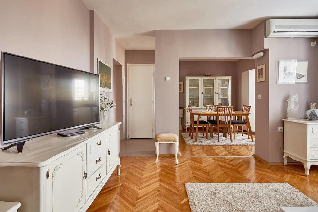 Spacious Modern Apartment In Peaceful Neighborhood Skopje Extérieur photo